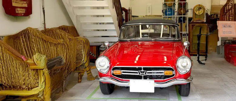 クラシックカーの正面